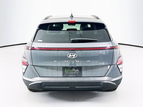 Used 2025 Hyundai Kona SEL FWD image 7