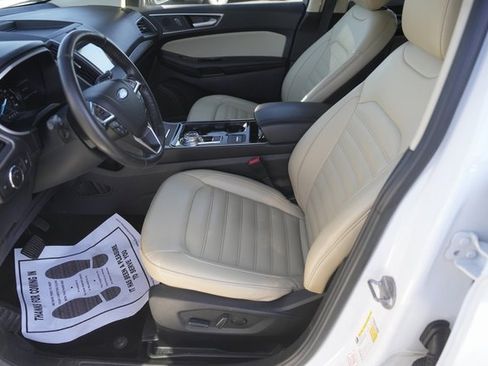 Used 2020 Ford Edge SEL image 9