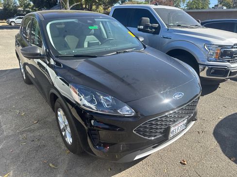 Used 2022 Ford Escape SE w/ Convenience Package FWD image 4