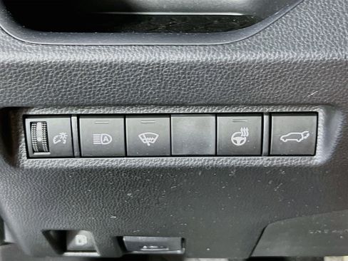 Used 2022 Toyota RAV4 XLE Premium AWD/4WD image 10