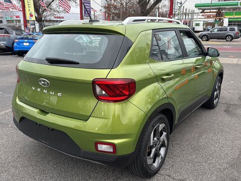 Used 2023 Hyundai Venue SEL w/ Cargo Package image 9