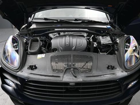 Used 2021 Porsche Macan AWD/4WD image 21