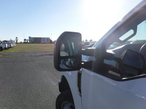 Used 2022 Ford F350 XL image 23