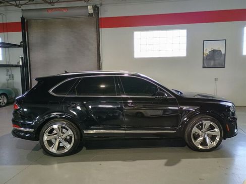 Used 2023 Bentley Bentayga AWD/4WD image 6