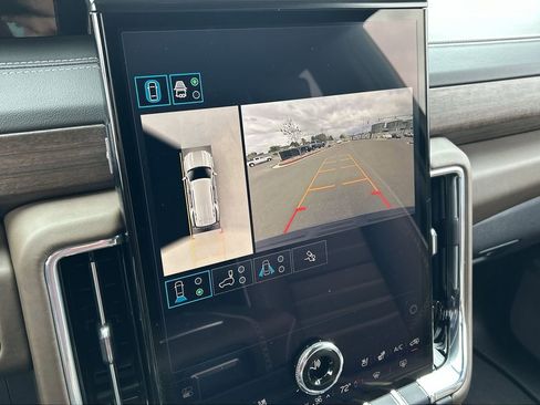 Used 2025 GMC Yukon Denali Ultimate image 15