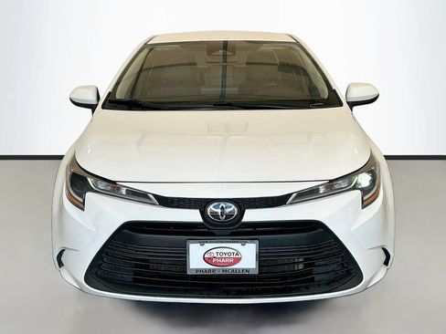 Used 2025 Toyota Corolla LE FWD image 2