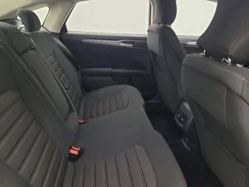 Used 2019 Ford Fusion SE image 19