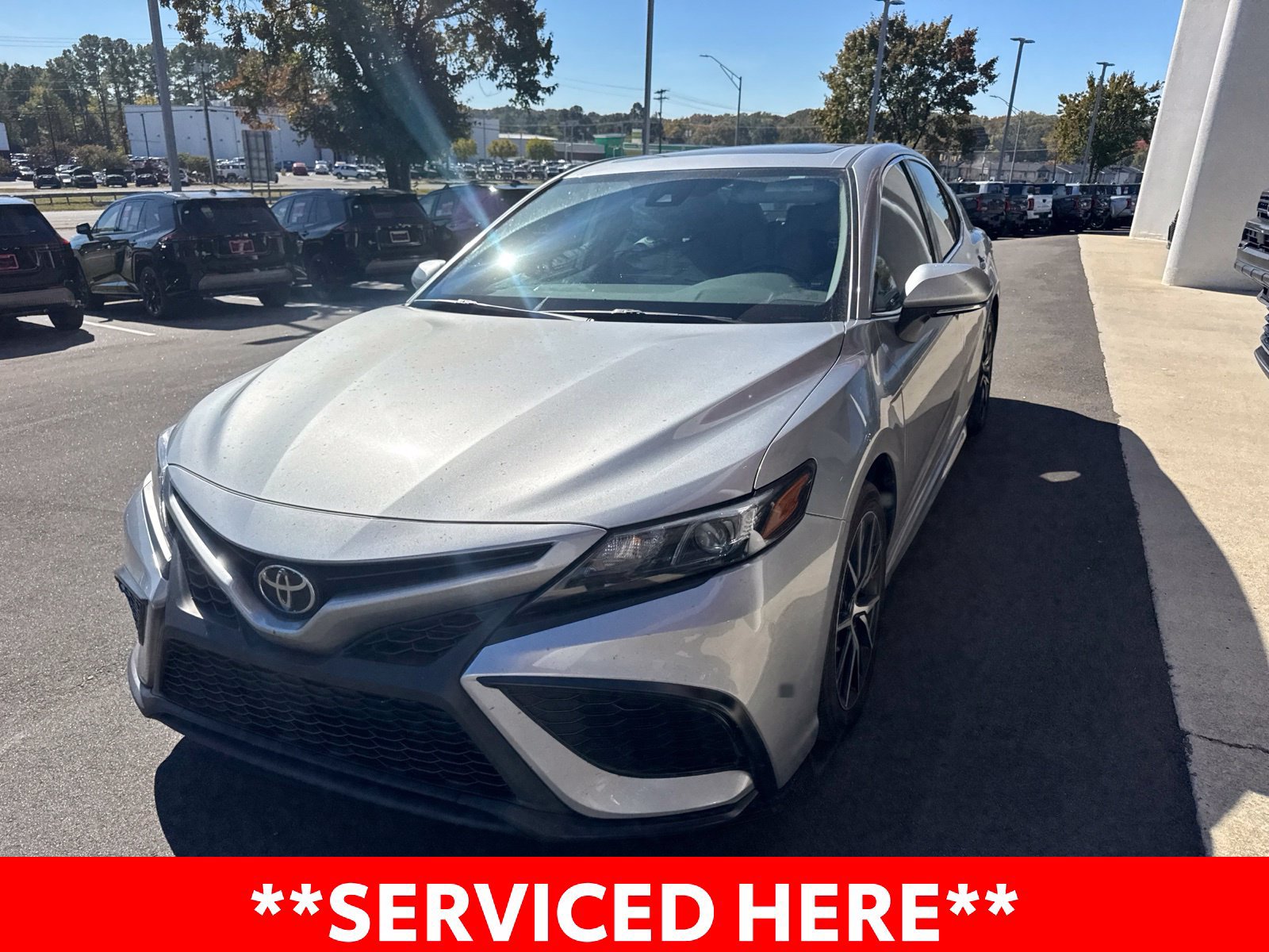 Used 2022 Toyota Camry SE w/ Convenience Package FWD image 6