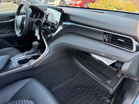 Used 2024 Toyota Camry SE image 27