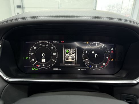 Used 2018 Land Rover Range Rover Sport HSE Dynamic image 17