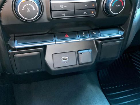 Used 2020 Chevrolet Silverado 1500 Custom w/ Infotainment Package RWD image 32