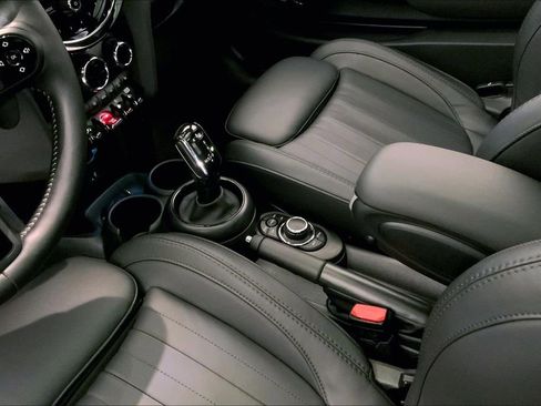 Certified 2024 MINI Cooper S w/ Signature Upholstery Package image 21