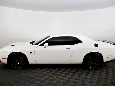 Used 2015 Dodge Challenger SRT Hellcat image 12