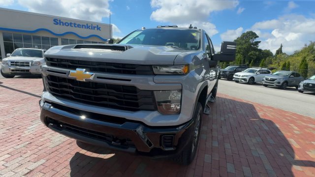 Used 2025 Chevrolet Silverado 2500 Custom w/ Z71 Off-Road Package AWD/4WD image 6