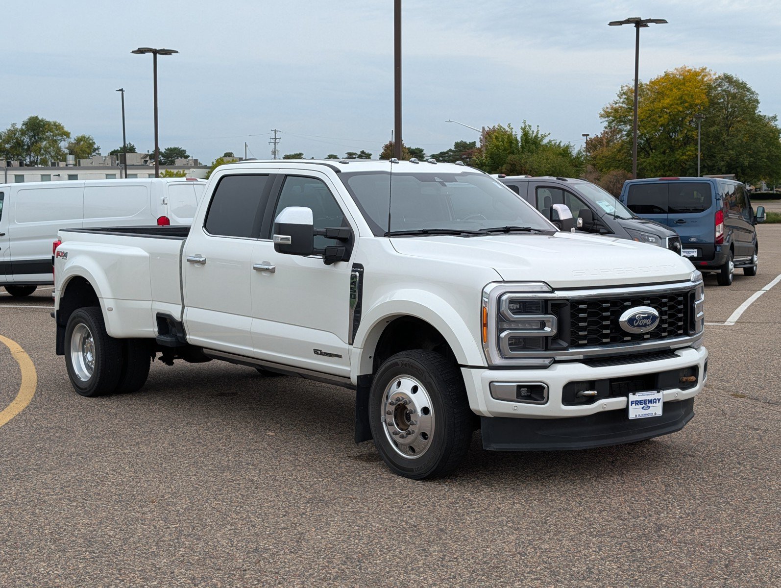 Used 2023 Ford F450 Platinum w/ FX4 Off-Road Package AWD/4WD image 7