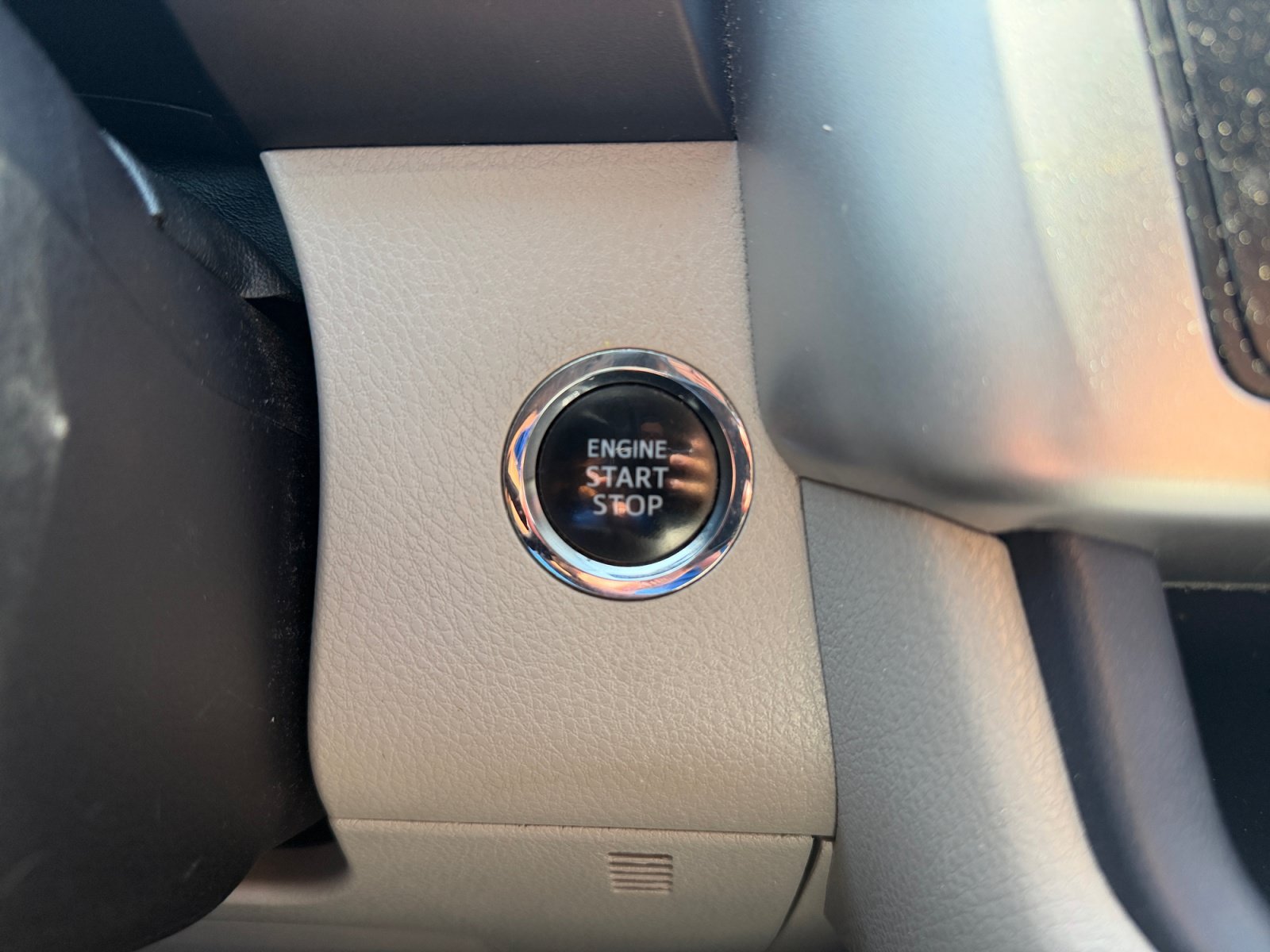 Used 2016 Toyota Highlander Limited AWD/4WD image 25
