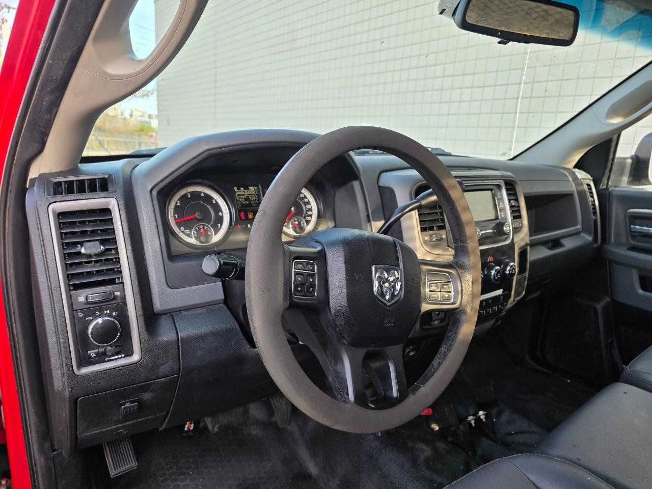 Used 2016 RAM 3500 Tradesman w/ Power & Remote Entry Group RWD image 9