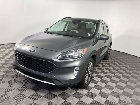 Used 2021 Ford Escape Titanium image 4