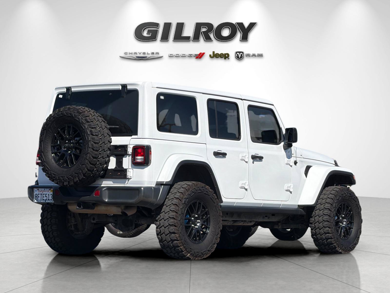 Used 2018 Jeep Wrangler Unlimited Sahara AWD/4WD image 4