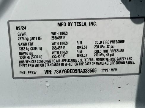 Used 2024 Tesla Model Y Long Range RWD image 33