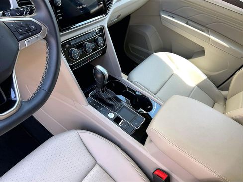 Certified 2023 Volkswagen Atlas SE FWD image 17
