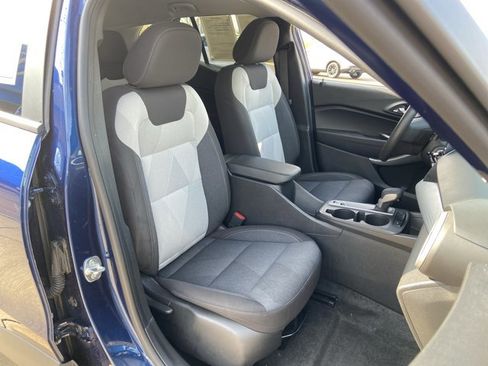 Used 2024 Chevrolet Trax LS w/ LS Convenience Package image 19