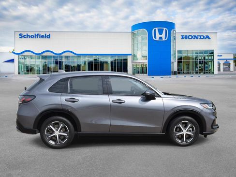 Used 2023 Honda HR-V EX-L image 2