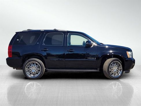 Used 2009 Chevrolet Tahoe LT w/ Convenience Package image 3
