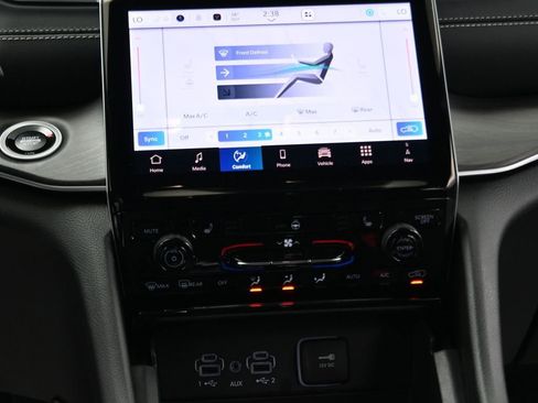 New 2025 Jeep Grand Cherokee Limited w/ Black Appearance Package image 33