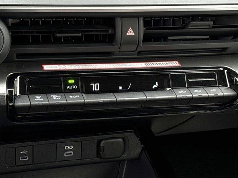 Used 2025 Toyota Prius LE image 20