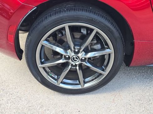 Used 2018 MAZDA MX-5 Miata RF Grand Touring RWD image 11