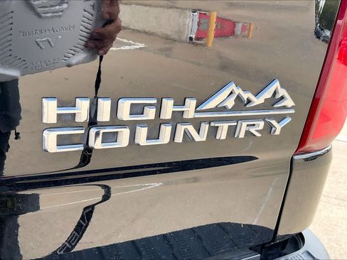 Certified 2024 Chevrolet Silverado 1500 High Country AWD/4WD image 10