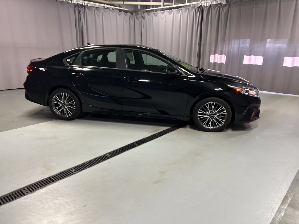 Used 2024 Kia Forte GT-Line w/ GT-Line Premium Package FWD image 8