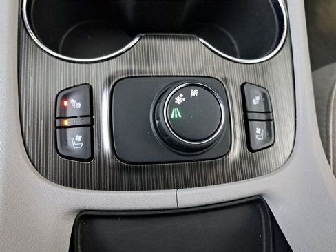 Used 2020 GMC Acadia SLT w/ Premium Package image 17