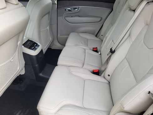 New 2026 Volvo XC90 T8 Ultra w/ Protection Package Premier AWD/4WD image 18