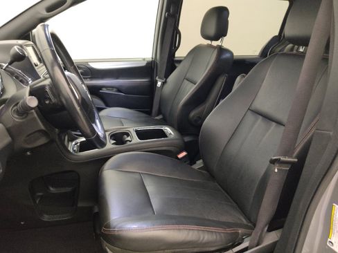 Used 2019 Dodge Grand Caravan GT FWD image 17