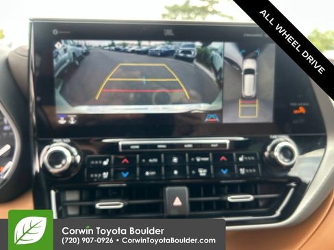Used 2021 Toyota Highlander Platinum AWD/4WD image 31