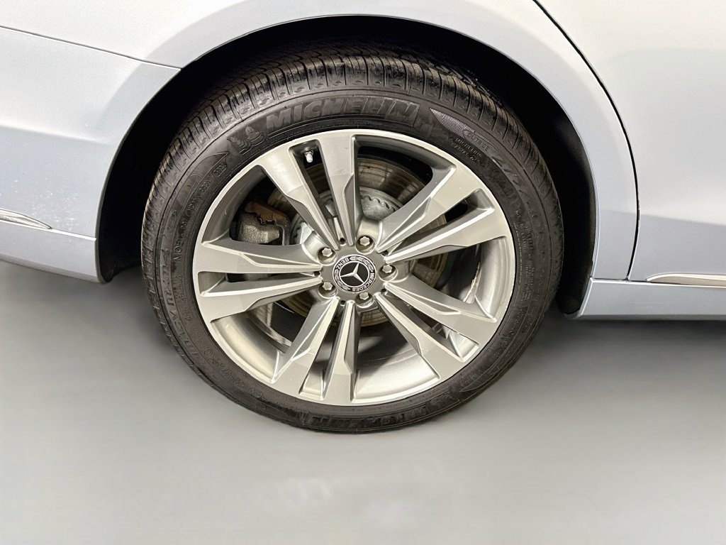 Used 2016 Mercedes-Benz S 550 4MATIC Sedan image 32