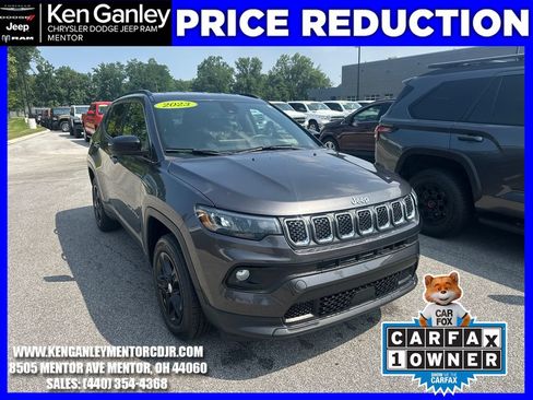 Used 2023 Jeep Compass Latitude w/ Convenience Group AWD/4WD image 1
