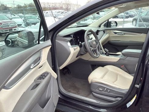 Used 2017 Cadillac XT5 Luxury w/ LPO, Wheel Lock Package image 22