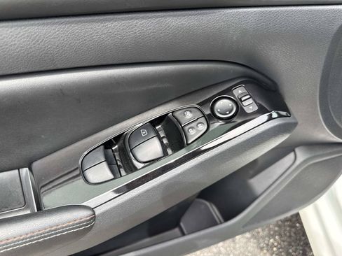 Used 2024 Nissan Altima 2.5 SR w/ SR Premium Package FWD image 18