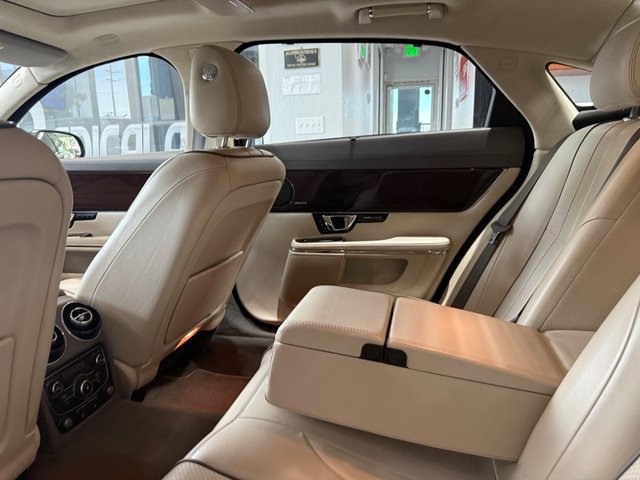 Used 2014 Jaguar XJ L Portfolio RWD image 21