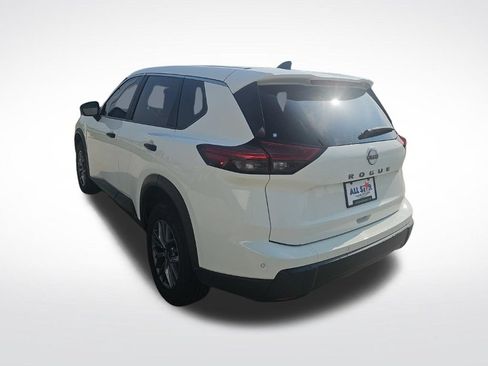 Used 2024 Nissan Rogue S FWD image 6