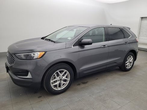 Used 2024 Ford Edge SEL image 2