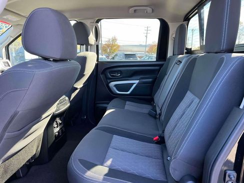 Used 2024 Nissan Titan SV w/ SV Convenience Package image 12