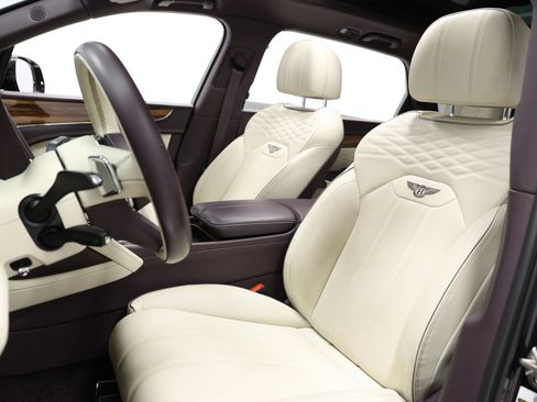 Used 2023 Bentley Bentayga Extended Wheelbase AWD/4WD image 20