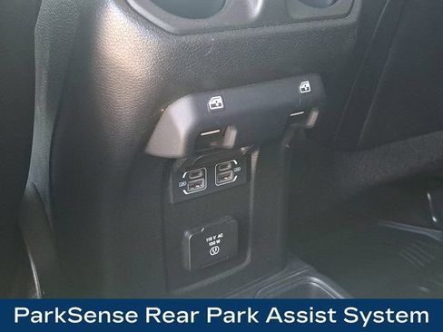 Used 2021 Jeep Wrangler Unlimited Sahara AWD/4WD image 22