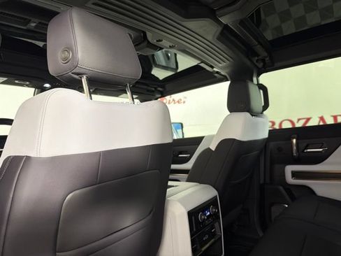 Used 2025 GMC Hummer EV 3X AWD/4WD image 31