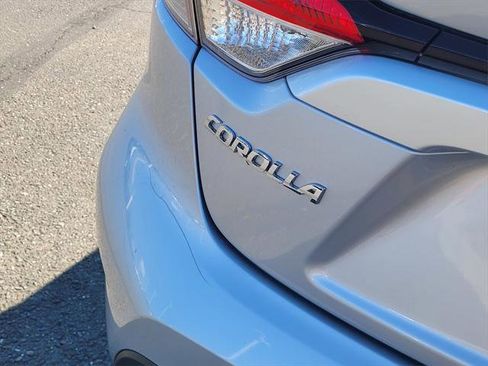 Used 2025 Toyota Corolla LE w/ Convenience Package image 6