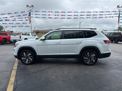 Used 2025 Volkswagen Atlas SE FWD image 8
